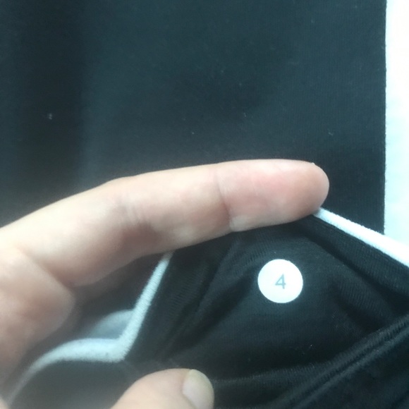 Like New Lululemon Capri’s - Picture 6 of 7